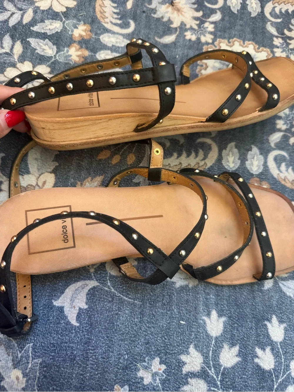 Dolce Vita Black Metallic Studded Leather Strappy Flat Sandals Size 7